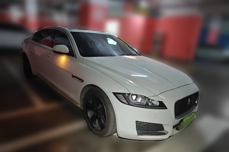 Used Jaguar XFL 2018 XFL 2.0T 200PS Elite Edition Front Right 45 Deg
