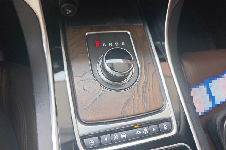 Used Jaguar XFL 2018 XFL 2.0T 250 PS Luxury Edition Gear Lever