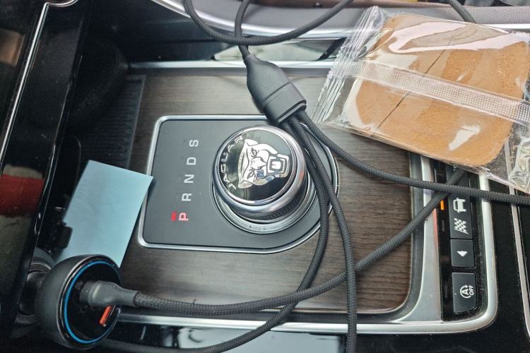 Used Jaguar XFL 2018 XFL 2.0T 200PS Elite Edition Gear Lever