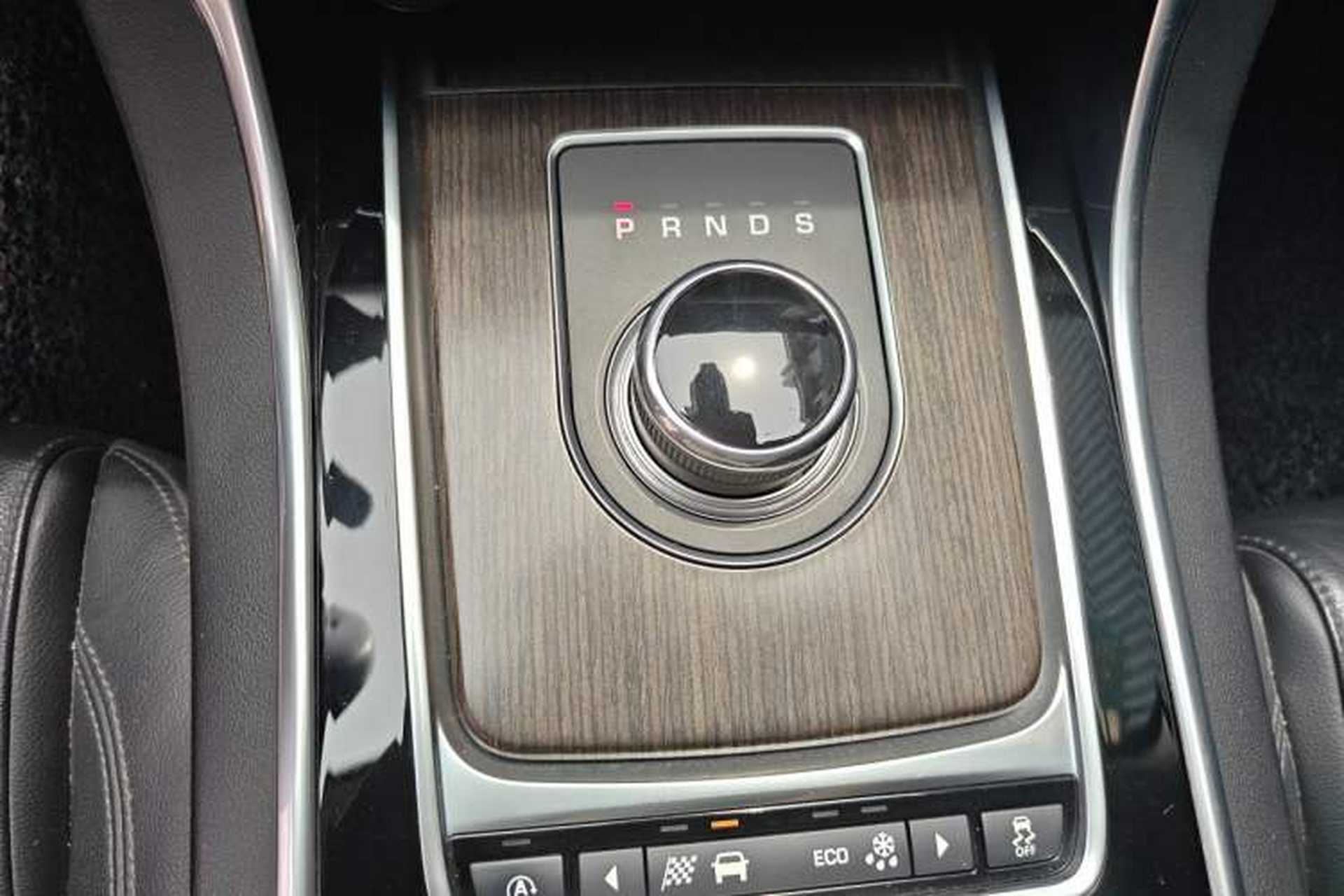 Used Jaguar XFL 2018 XFL 2.0T 200PS Elite Edition Gear Lever