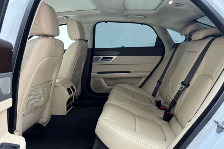Used Jaguar XFL 2018 XFL 2.0T 200PS Elite Edition Interior 1