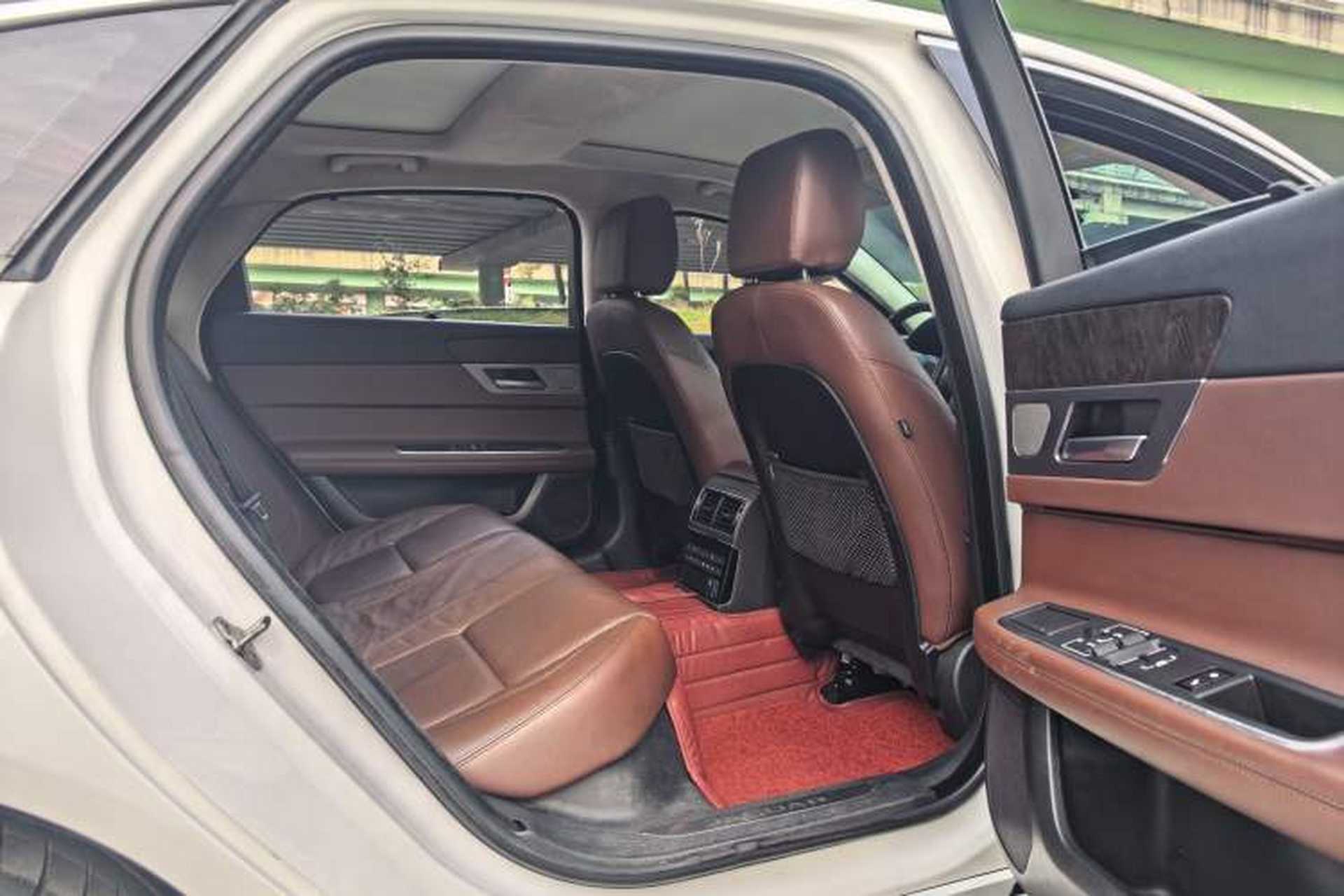 Used Jaguar XFL 2018 XFL 2.0T 250 PS Luxury Edition Interior 13