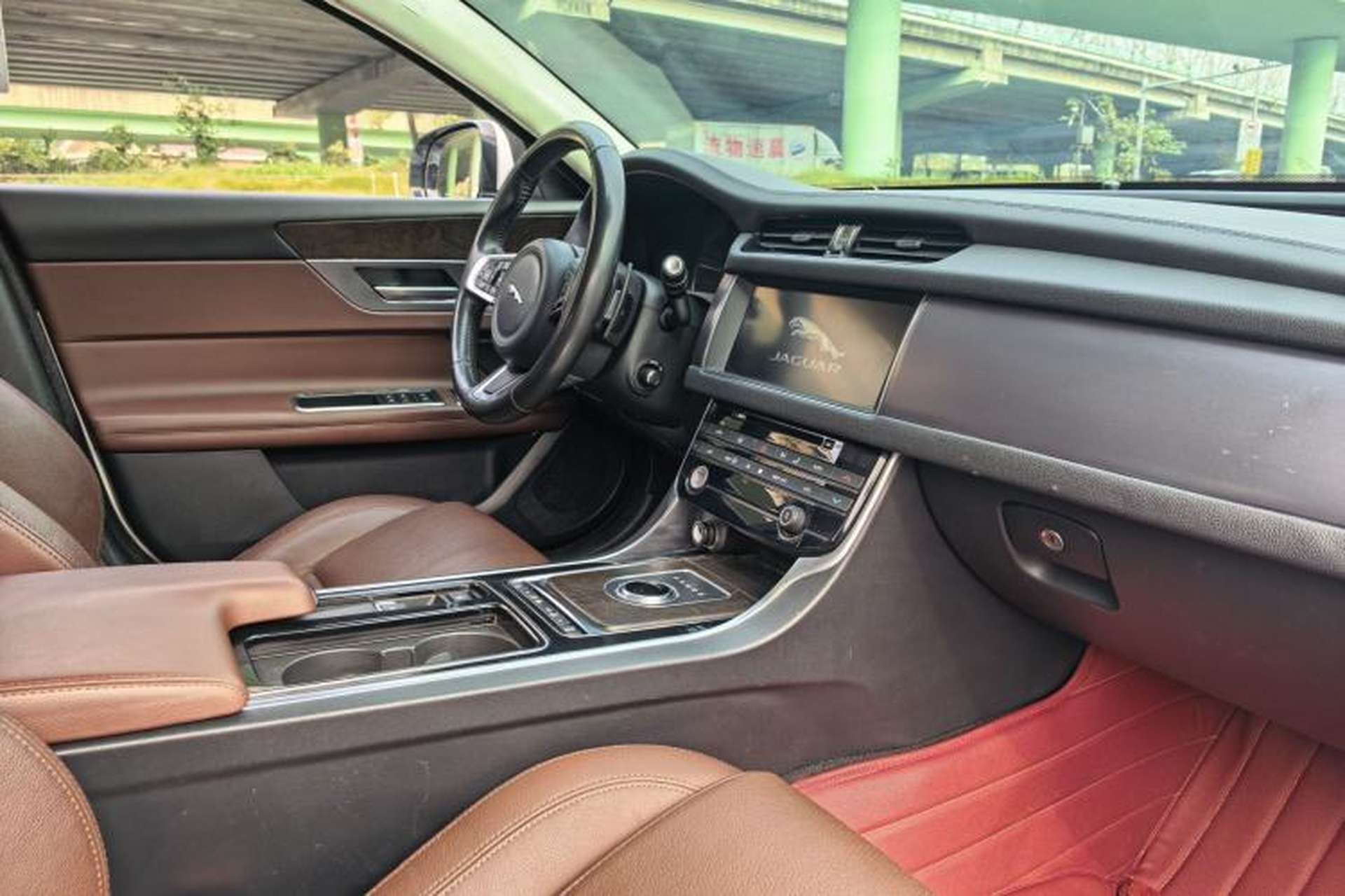 Used Jaguar XFL 2018 XFL 2.0T 250 PS Luxury Edition Interior 15