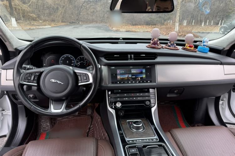 Used Jaguar XFL 2018 XFL 2.0T 250 PS Luxury Edition Interior 2