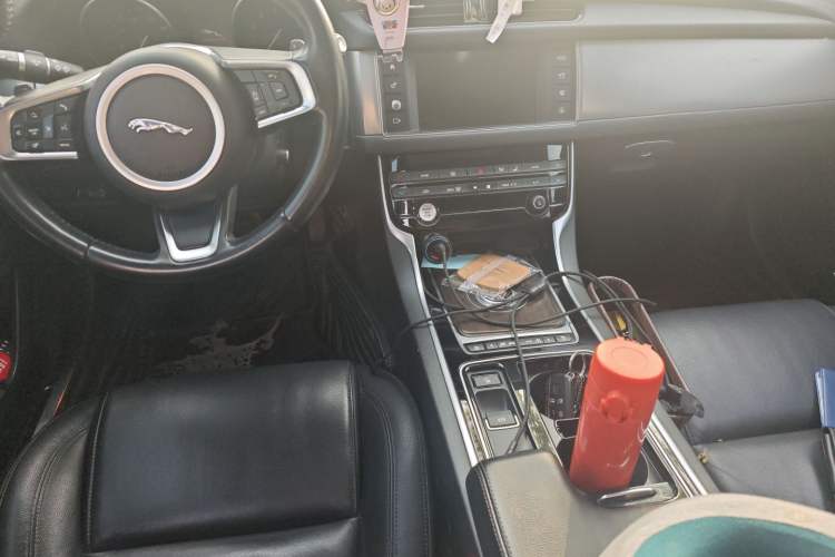 Used Jaguar XFL 2018 XFL 2.0T 200PS Elite Edition Interior 2