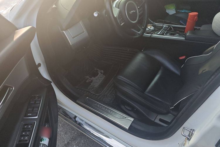 Used Jaguar XFL 2018 XFL 2.0T 200PS Elite Edition Interior 3