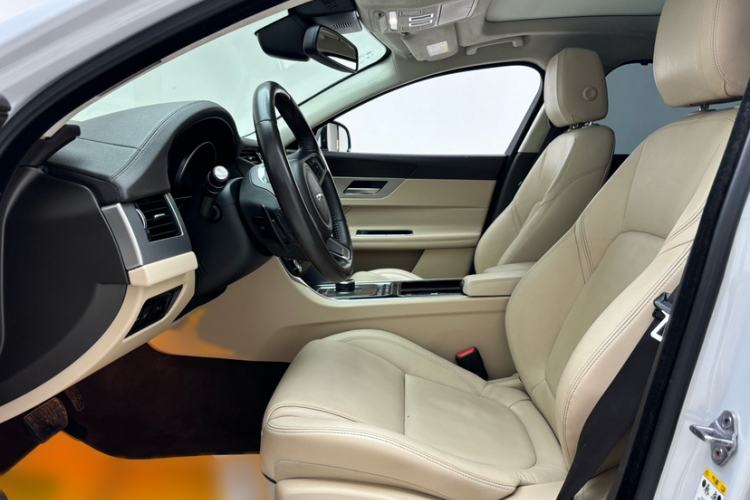 Used Jaguar XFL 2018 XFL 2.0T 200PS Elite Edition Interior 4