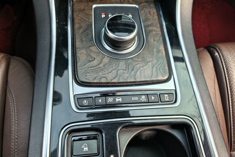 Used Jaguar XFL 2018 XFL 2.0T 250 PS Luxury Edition Interior 7