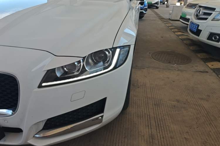 Used Jaguar XFL 2018 XFL 2.0T 200PS Elite Edition Left Front Headlight