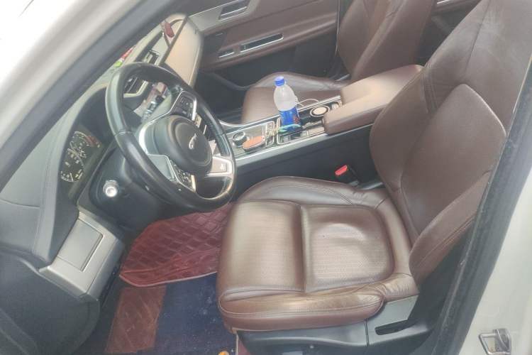 Used Jaguar XFL 2018 XFL 2.0T 250 PS Luxury Edition Left Front Seat