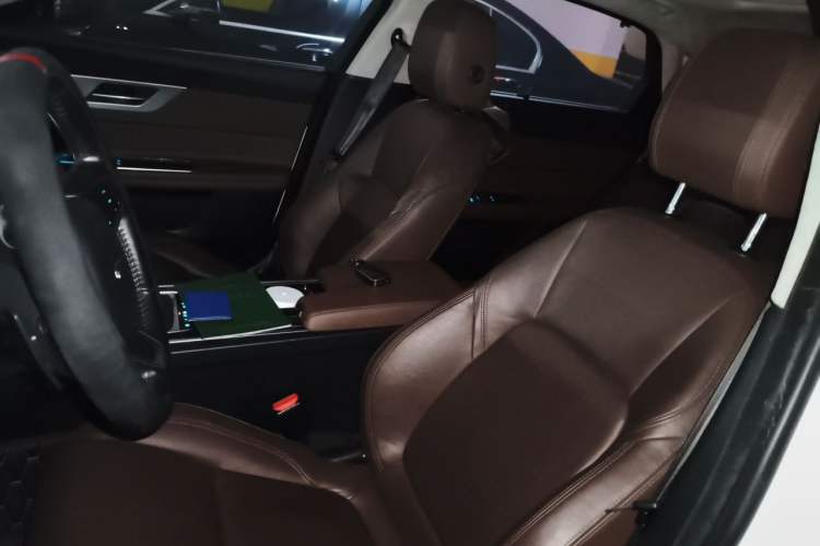 Used Jaguar XFL 2018 XFL 2.0T 250 PS Luxury Edition Left Front Seat