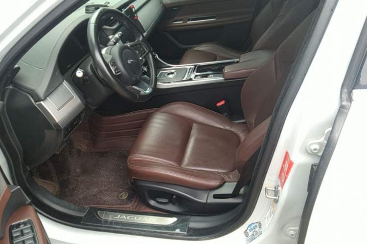 Used Jaguar XFL 2018 XFL 2.0T 250 PS Luxury Edition Left Front Seat