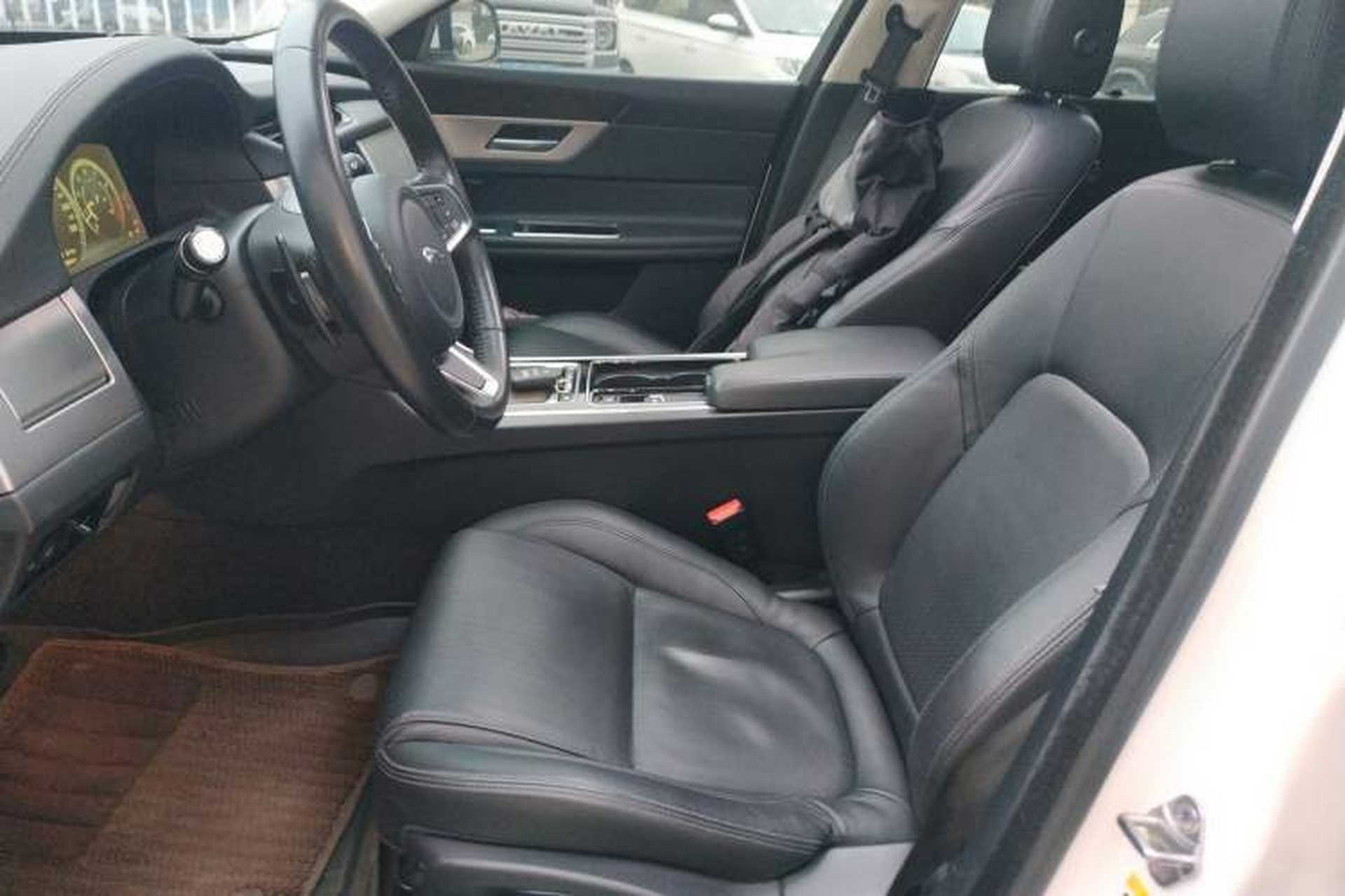 Used Jaguar XFL 2018 XFL 2.0T 250 PS Luxury Edition Left Front Seat