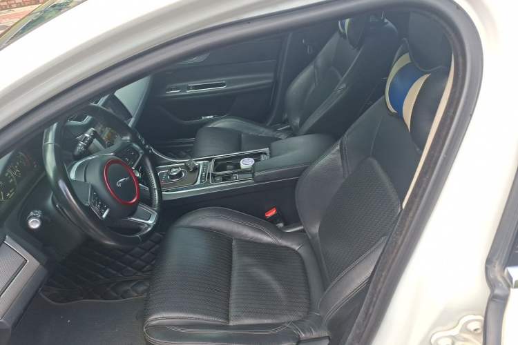 Used Jaguar XFL 2018 XFL 2.0T 250 PS Luxury Edition Left Front Seat