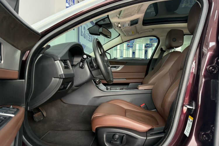 Used Jaguar XFL 2018 XFL 2.0T 250 PS Premium Edition Left Front Seat