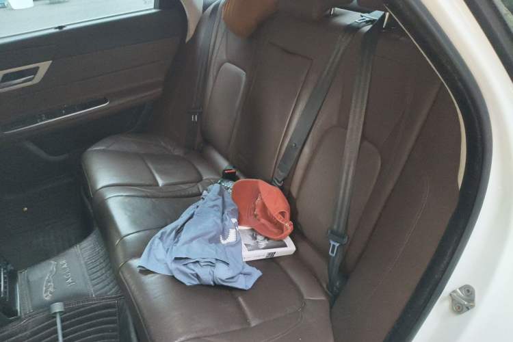 Used Jaguar XFL 2018 XFL 2.0T 250 PS Luxury Edition Left Rear Seat