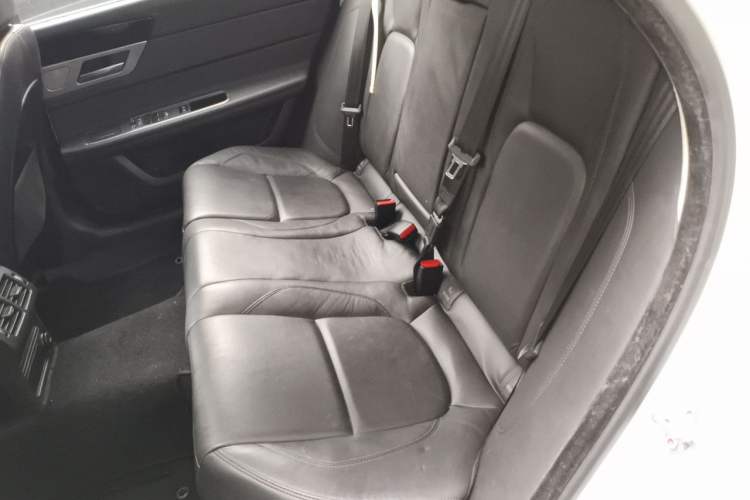 Used Jaguar XFL 2018 XFL 2.0T 200PS Luxury Edition Left Rear Seat
