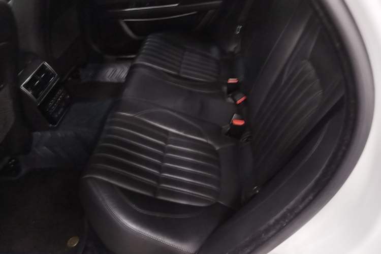 Used Jaguar XFL 2018 XFL 3.0 SC 340 PS Luxury Edition Left Rear Seat