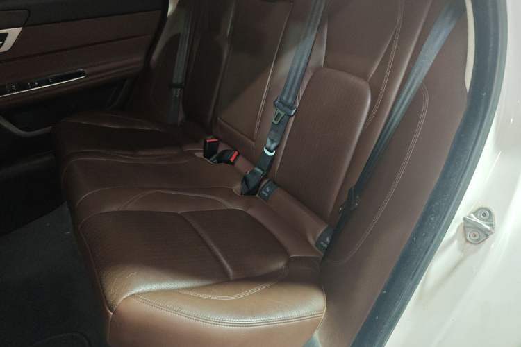 Used Jaguar XFL 2018 XFL 2.0T 250 PS Luxury Edition Left Rear Seat