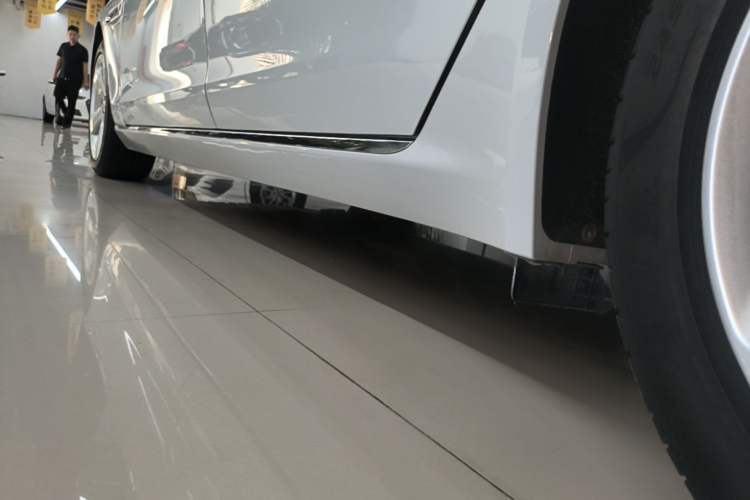 Used Jaguar XFL 2018 XFL 2.0T 200PS Elite Edition Left Side Sill