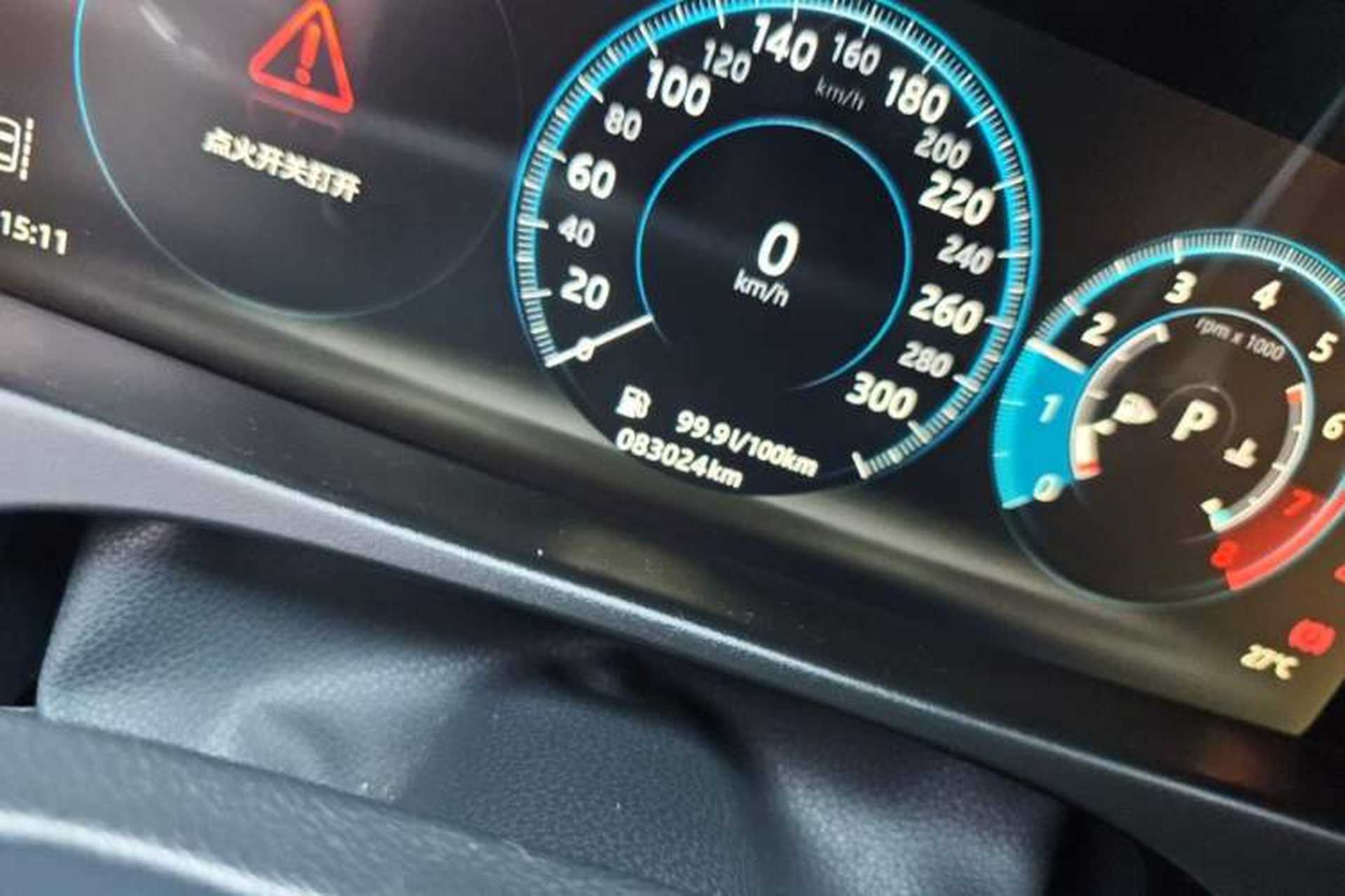 Used Jaguar XFL 2018 XFL 2.0T 250 PS Luxury Edition Odometer Close Up