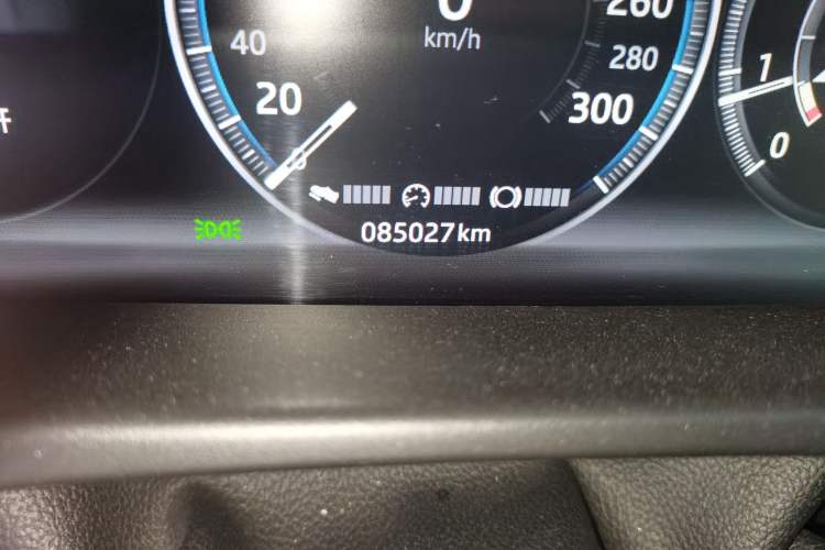 Used Jaguar XFL 2018 XFL 2.0T 250 PS Premium Edition Odometer Close Up