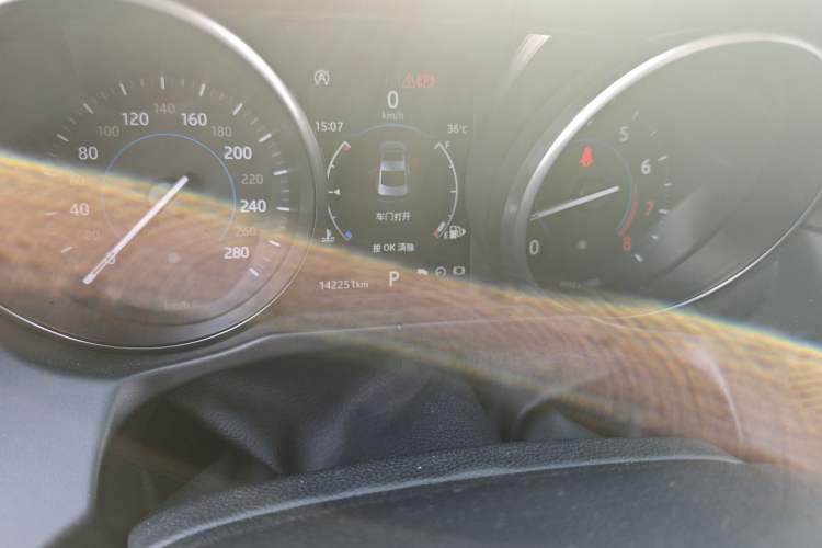 Used Jaguar XFL 2018 XFL 2.0T 200PS Elite Edition Odometer Close Up