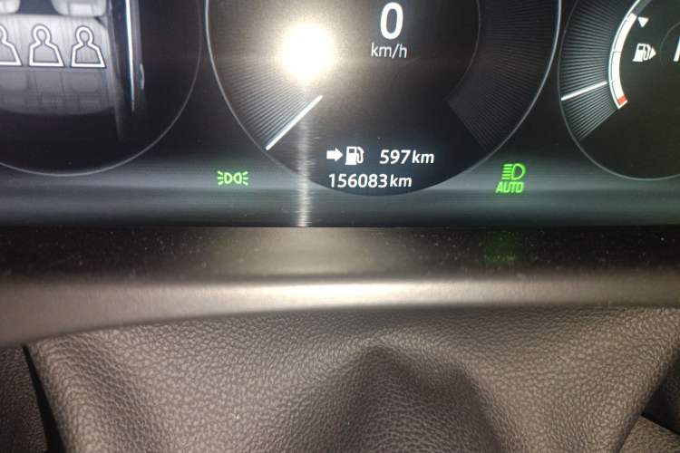 Used Jaguar XFL 2018 XFL 2.0T 250 PS Luxury Edition Odometer Close Up