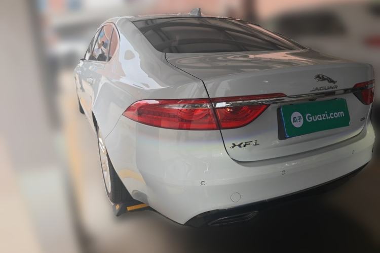 Used Jaguar XFL 2018 XFL 2.0T 250 PS Luxury Edition Rear Right 45 Deg