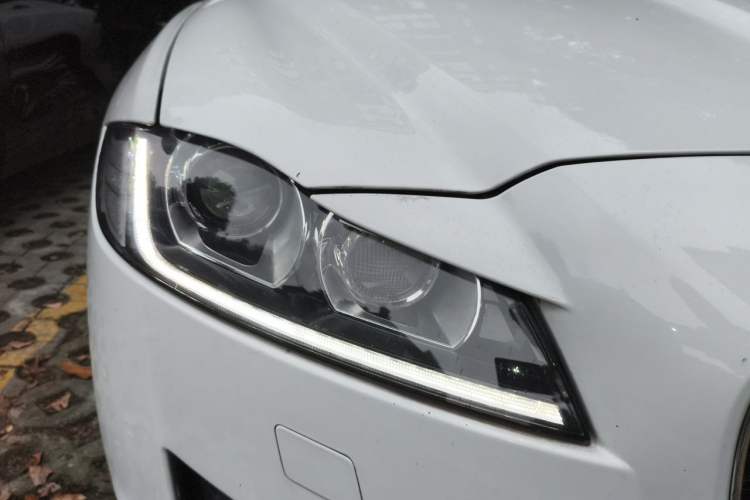 Used Jaguar XFL 2018 XFL 2.0T 200PS Luxury Edition Right Front Headlight