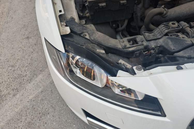 Used Jaguar XFL 2018 XFL 2.0T 200PS Luxury Edition Right Front Headlight
