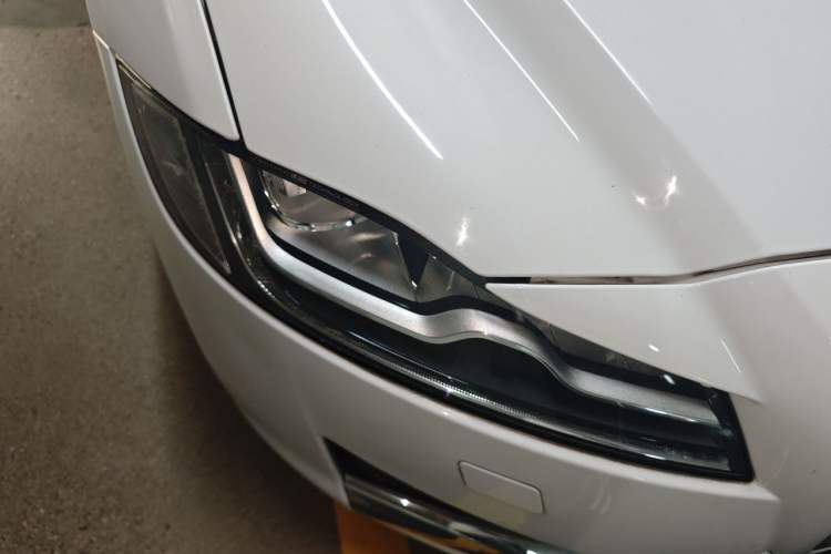 Used Jaguar XFL 2018 XFL 2.0T 250 PS Luxury Edition Right Front Headlight