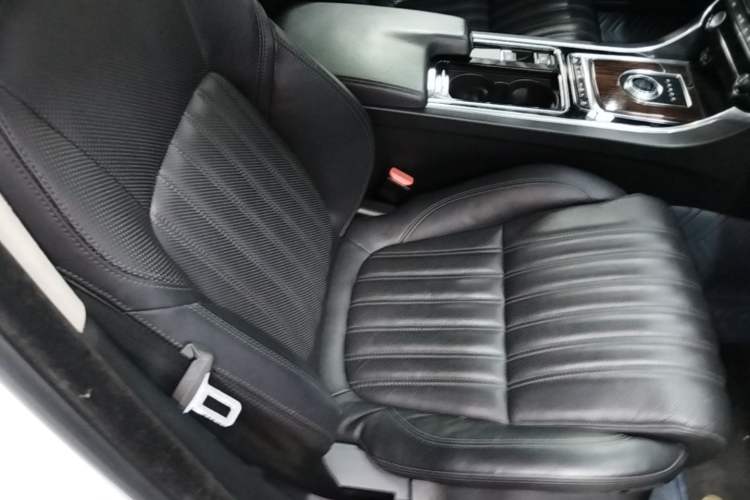 Used Jaguar XFL 2018 XFL 3.0 SC 340 PS Luxury Edition Right Front Seat
