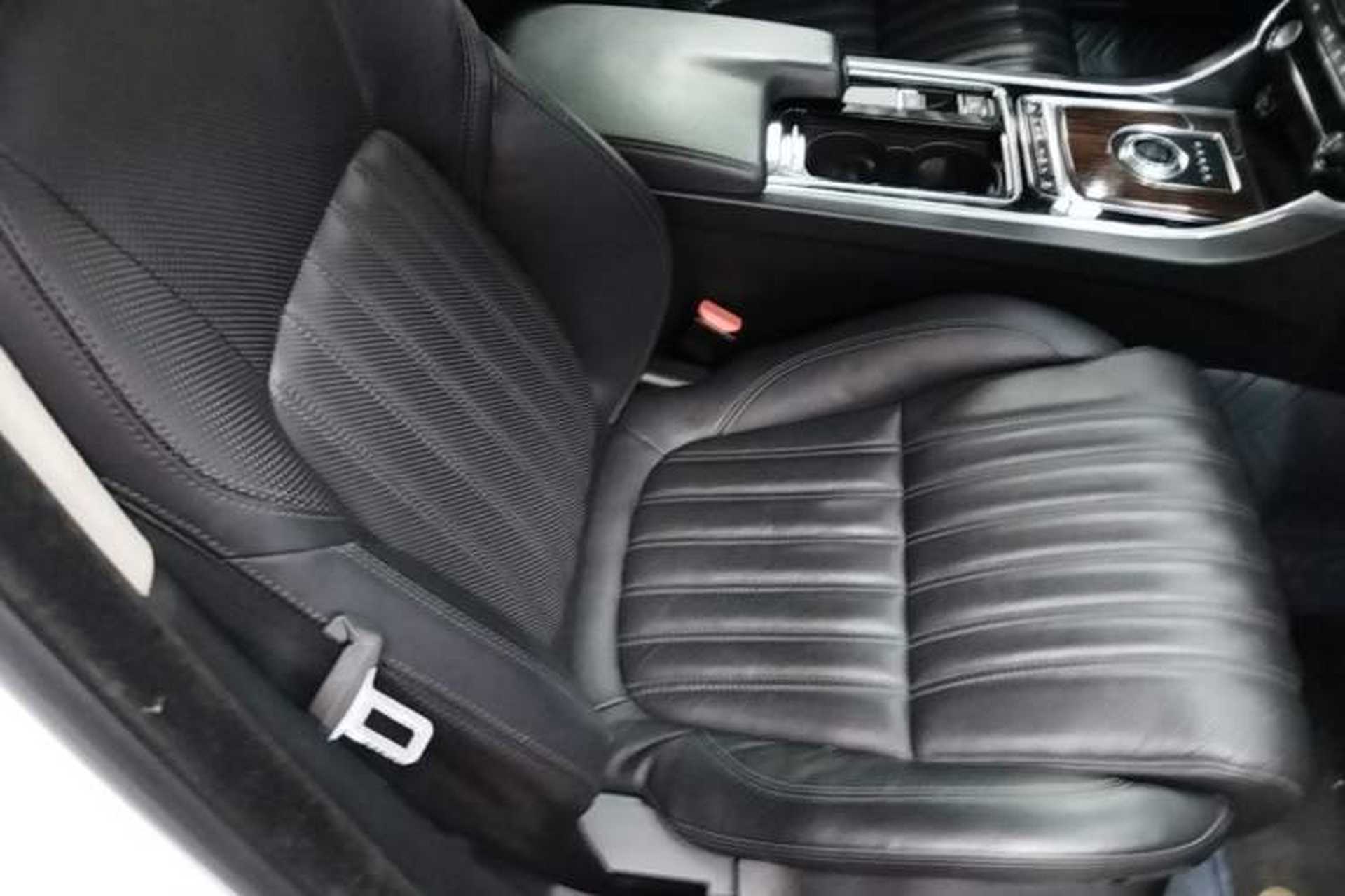 Used Jaguar XFL 2018 XFL 3.0 SC 340 PS Luxury Edition Right Front Seat