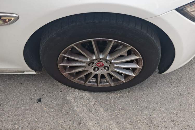 Used Jaguar XFL 2018 XFL 2.0T 200PS Luxury Edition Right Front Wheel Hub