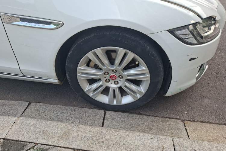Used Jaguar XFL 2018 XFL 2.0T 250 PS Luxury Edition Right Front Wheel Hub