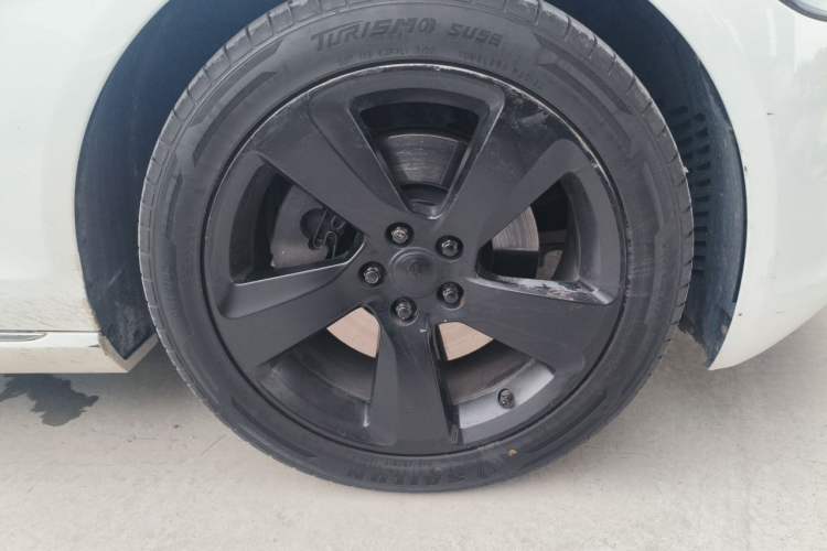 Used Jaguar XFL 2018 XFL 2.0T 200PS Elite Edition Right Front Wheel Hub