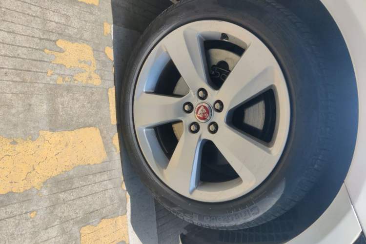Used Jaguar XFL 2018 XFL 2.0T 200PS Elite Edition Right Front Wheel Hub