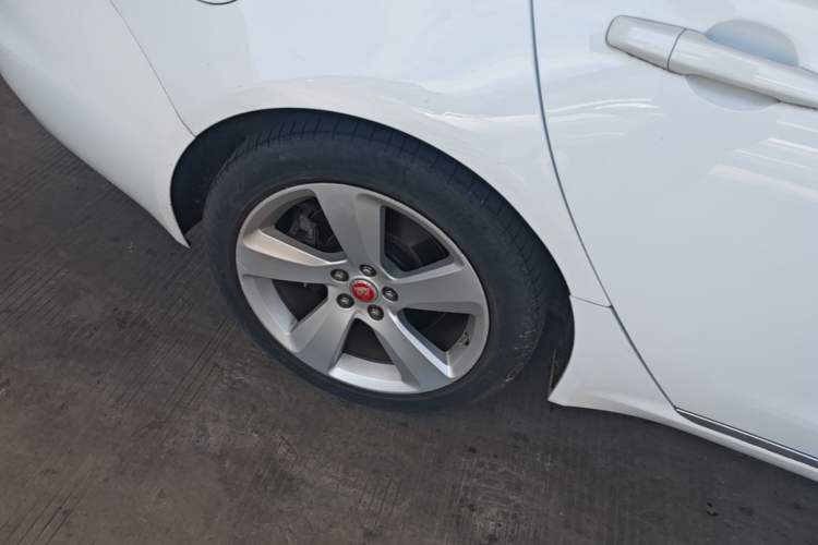 Used Jaguar XFL 2018 XFL 2.0T 200PS Elite Edition Right Rear Wheel Hub