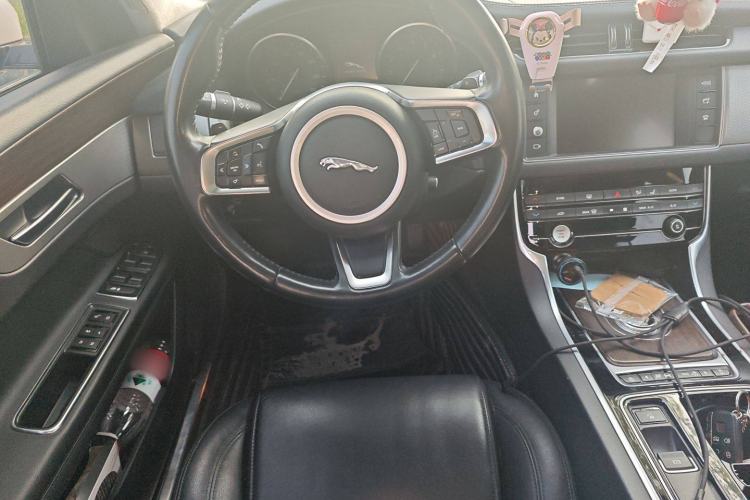 Used Jaguar XFL 2018 XFL 2.0T 200PS Elite Edition Steering Wheel