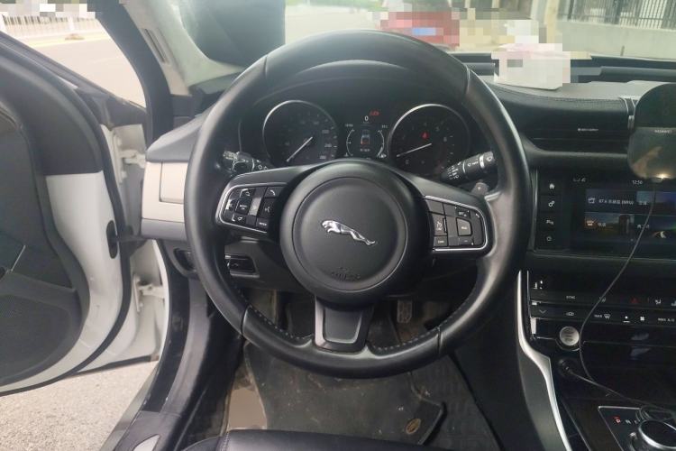 Used Jaguar XFL 2018 XFL 2.0T 200PS Elite Edition Steering Wheel