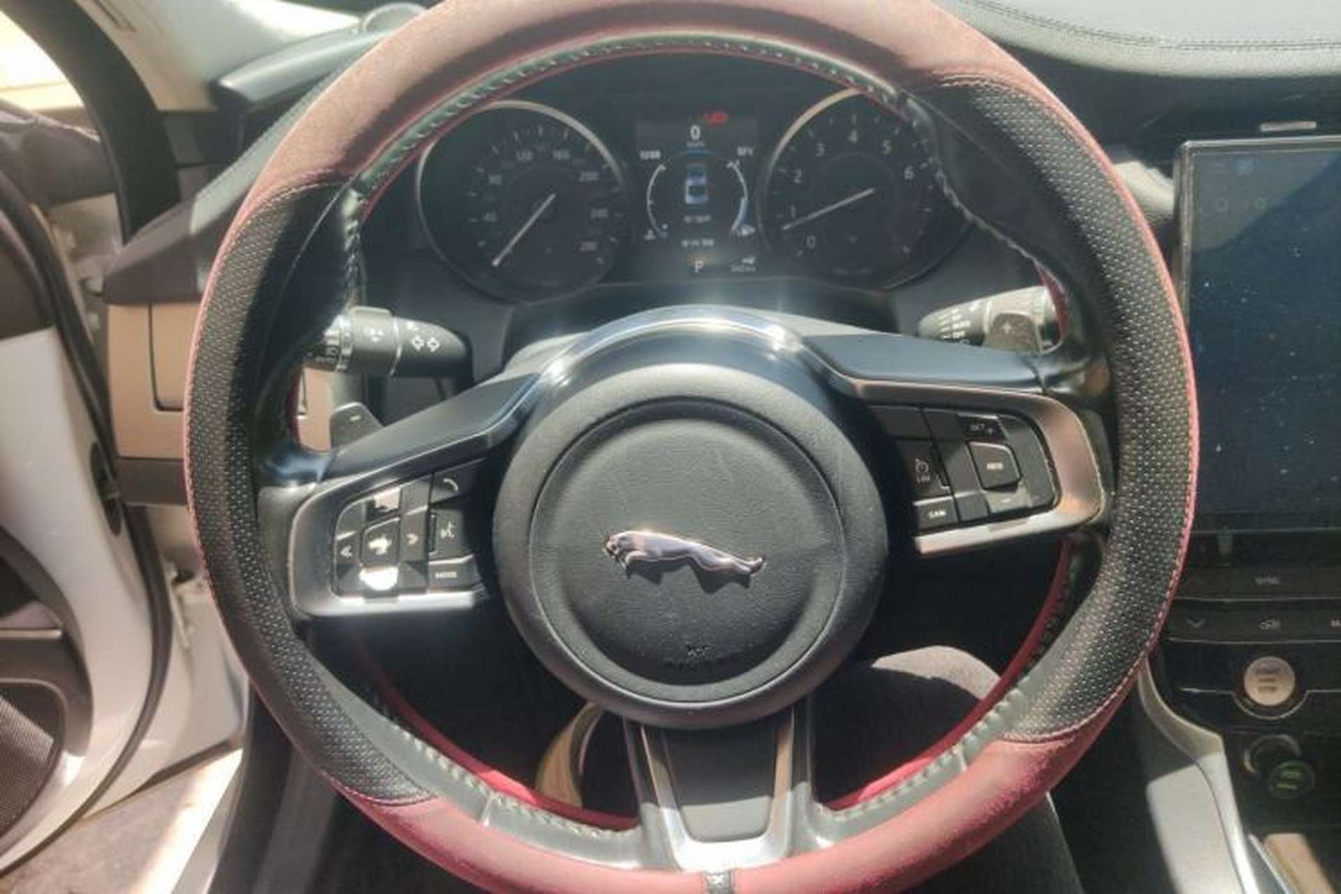 Used Jaguar XFL 2018 XFL 2.0T 200PS Elite Edition Steering Wheel