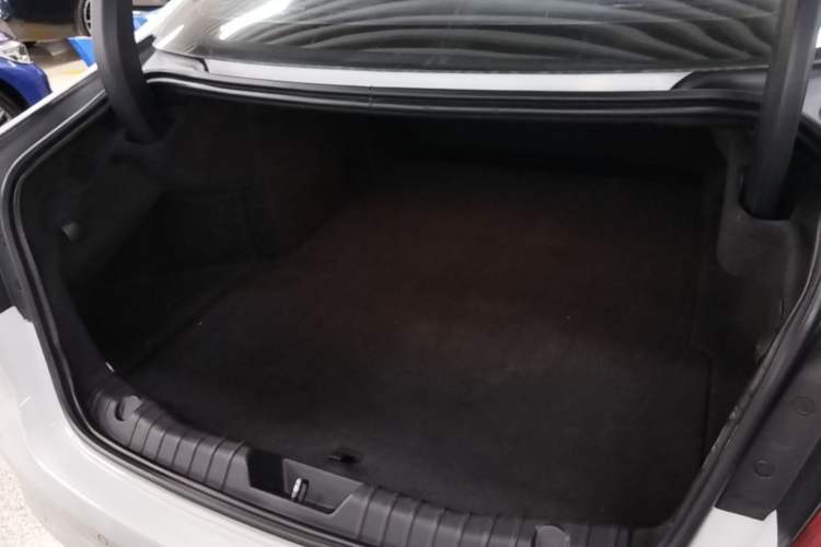 Used Jaguar XFL 2018 XFL 3.0 SC 340 PS Luxury Edition Trunk