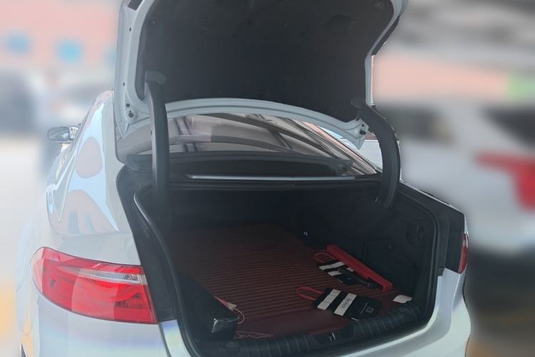 Used Jaguar XFL 2018 XFL 2.0T 250 PS Luxury Edition Trunk