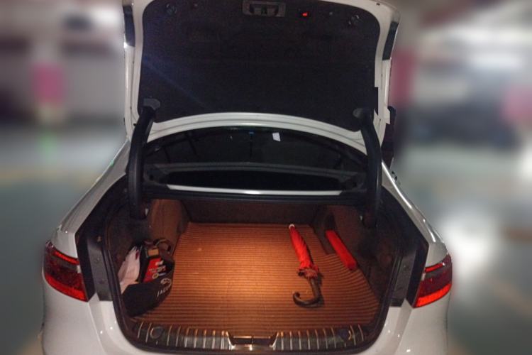 Used Jaguar XFL 2018 XFL 2.0T 250 PS Luxury Edition Trunk