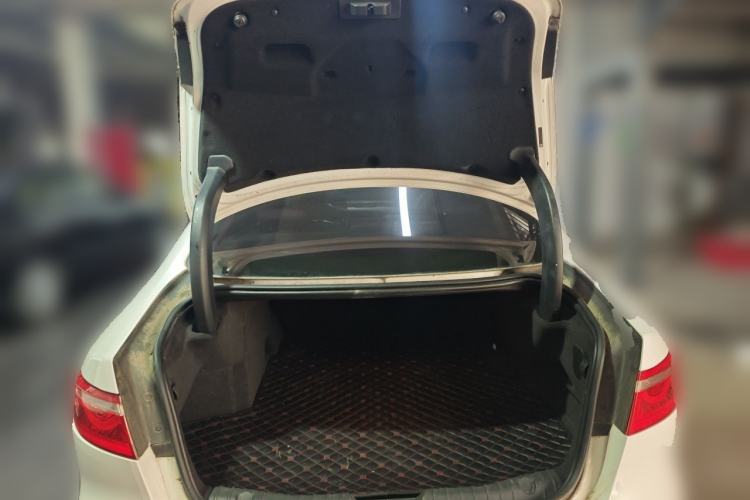 Used Jaguar XFL 2018 XFL 2.0T 250 PS Luxury Edition Trunk