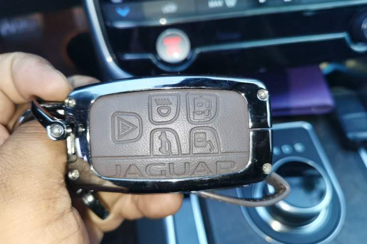 Used Jaguar XFL 2018 XFL 2.0T 250 PS Premium Edition Vehicle Key