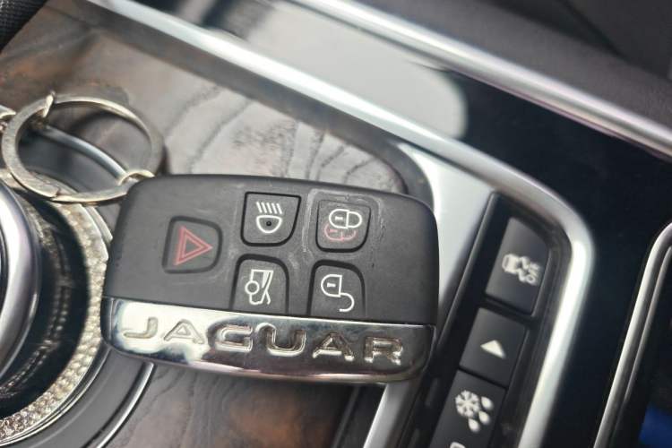 Used Jaguar XFL 2018 XFL 2.0T 250 PS Luxury Edition Vehicle Key