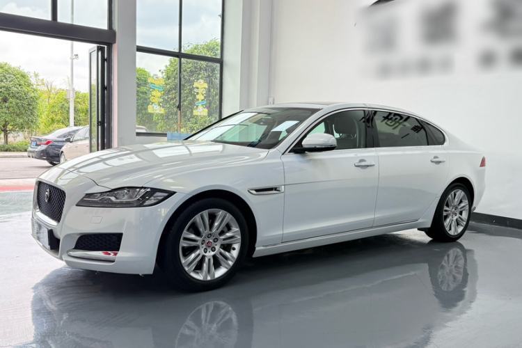Used Jaguar XFL 2018 XFL 2.0T 250 PS Premium Edition Guazi used car, China used car export, Used car for sale, Used Jaguar cars, Cheapest cars for sale