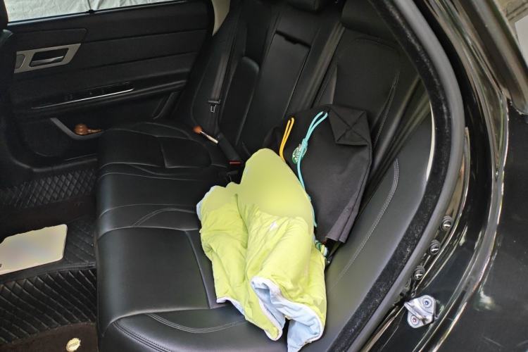 Used Jaguar XFL 2019 XFL 2.0T 200 PS Two-Wheel-Drive Elite Edition Left Rear Seat